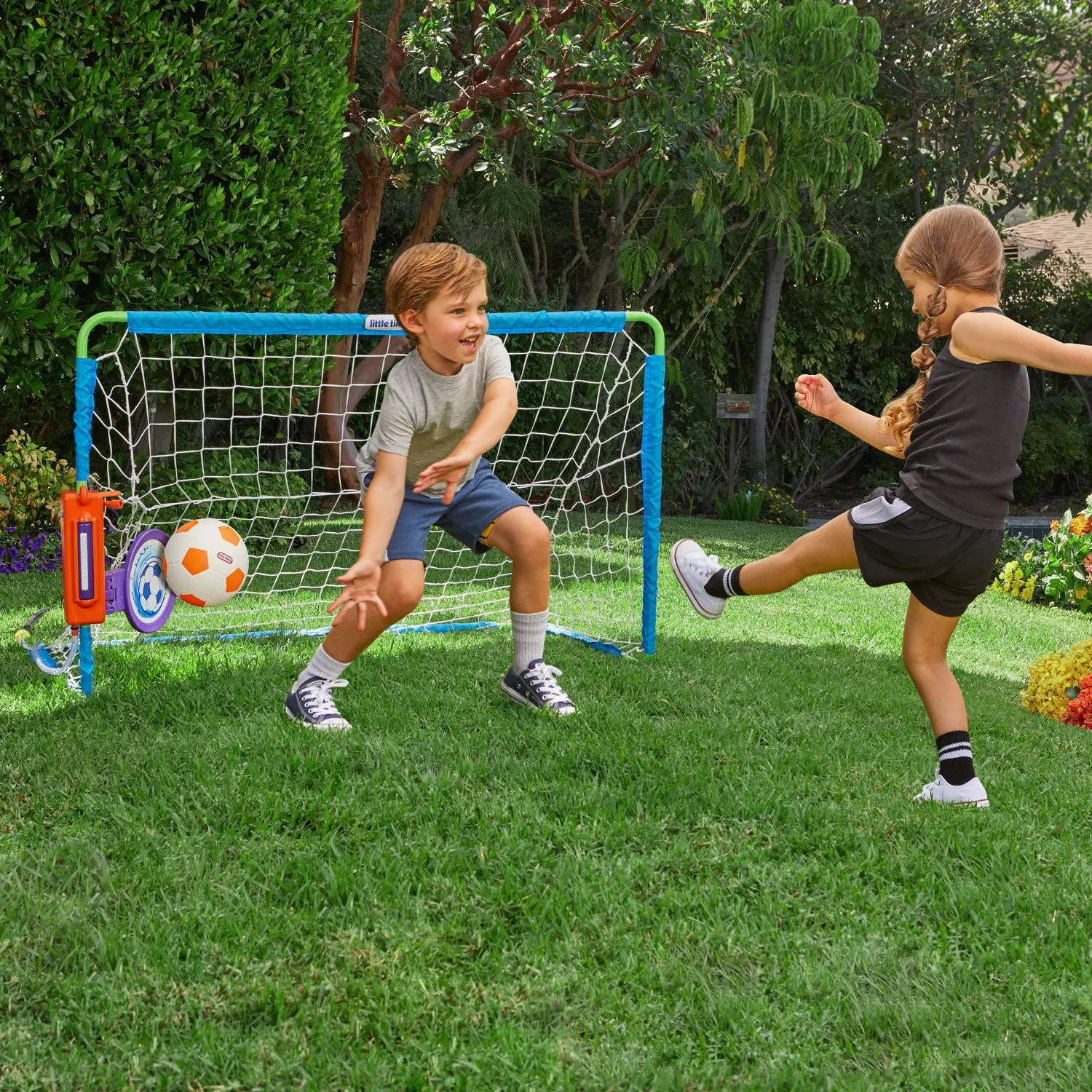 2-in-1 Water Soccer Net with Water Sprayer and Built-In Target