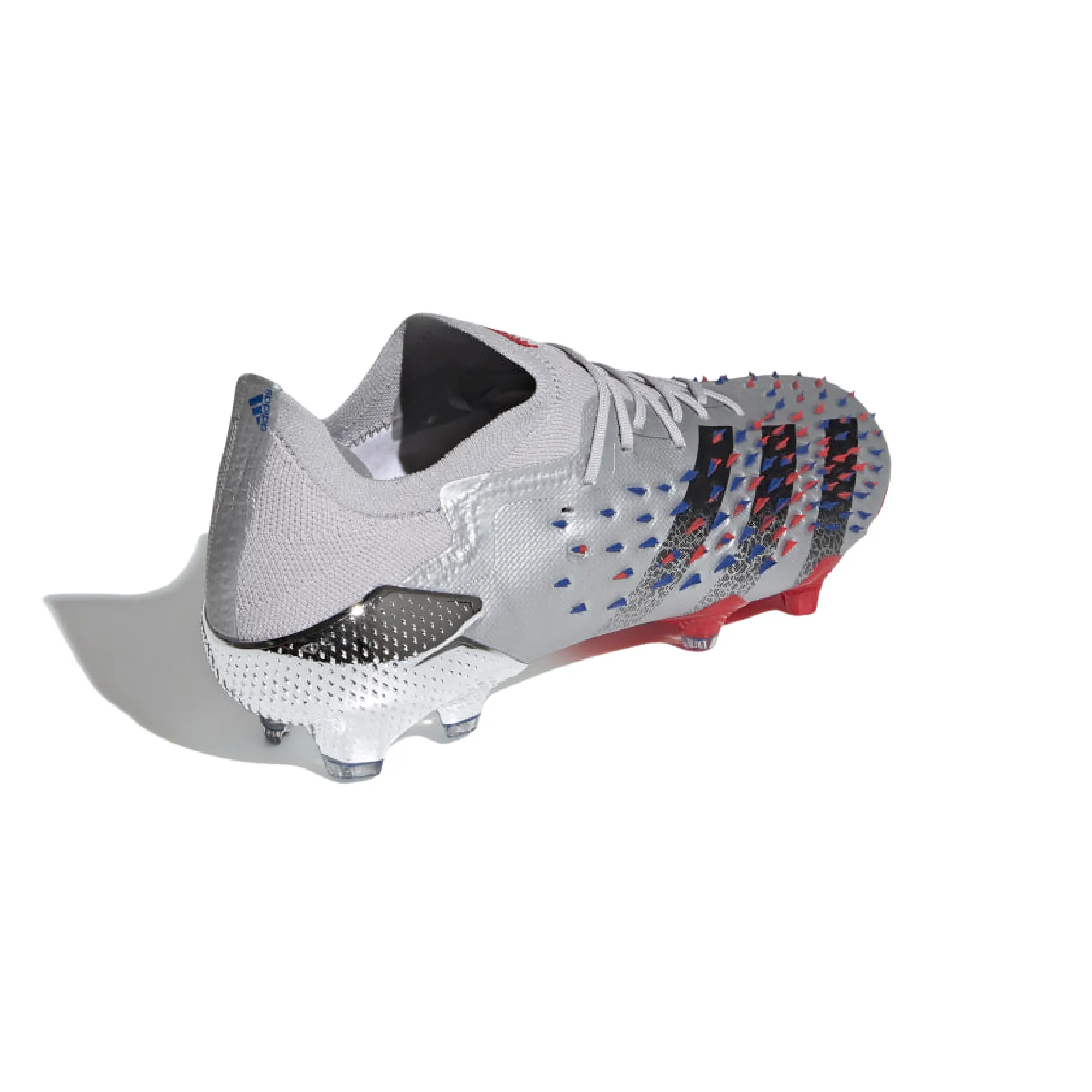 Adidas Predator Freak . 1 Low FG - Silver Metallic / Core Black / Scarlet