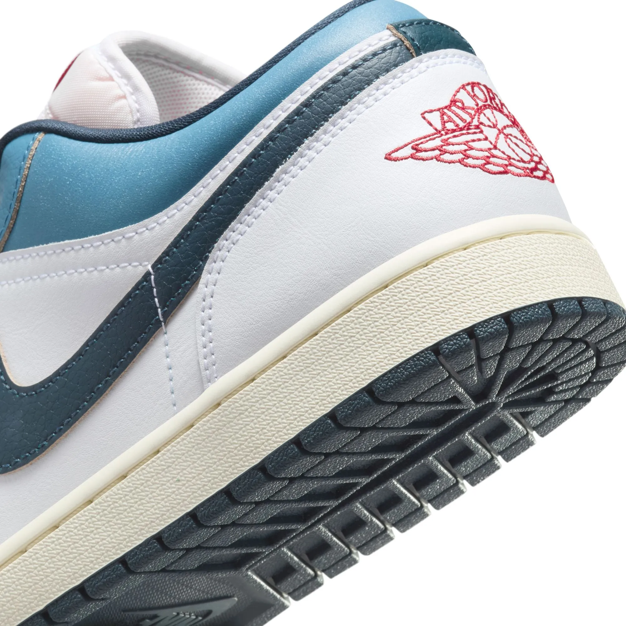 Air Jordan 1 Low SE 'Armory Navy'