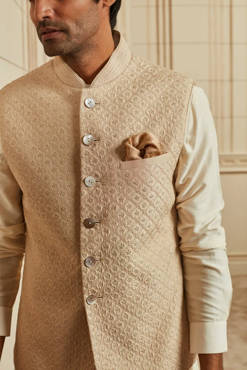 Beige All Over Quilted Bundi With Embroidered Collar