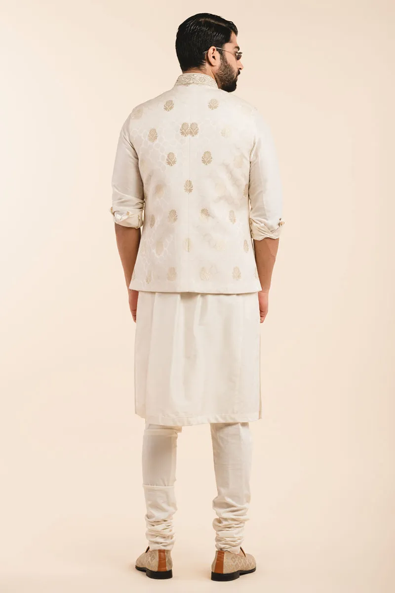 Ivory Silk Bundi With Embroidered Collar