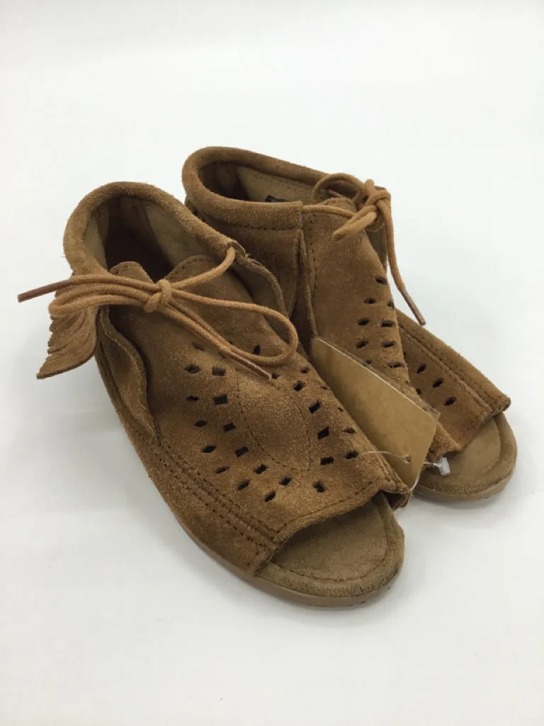 Minnetonka Child Size 5 Youth Brown Moccasins