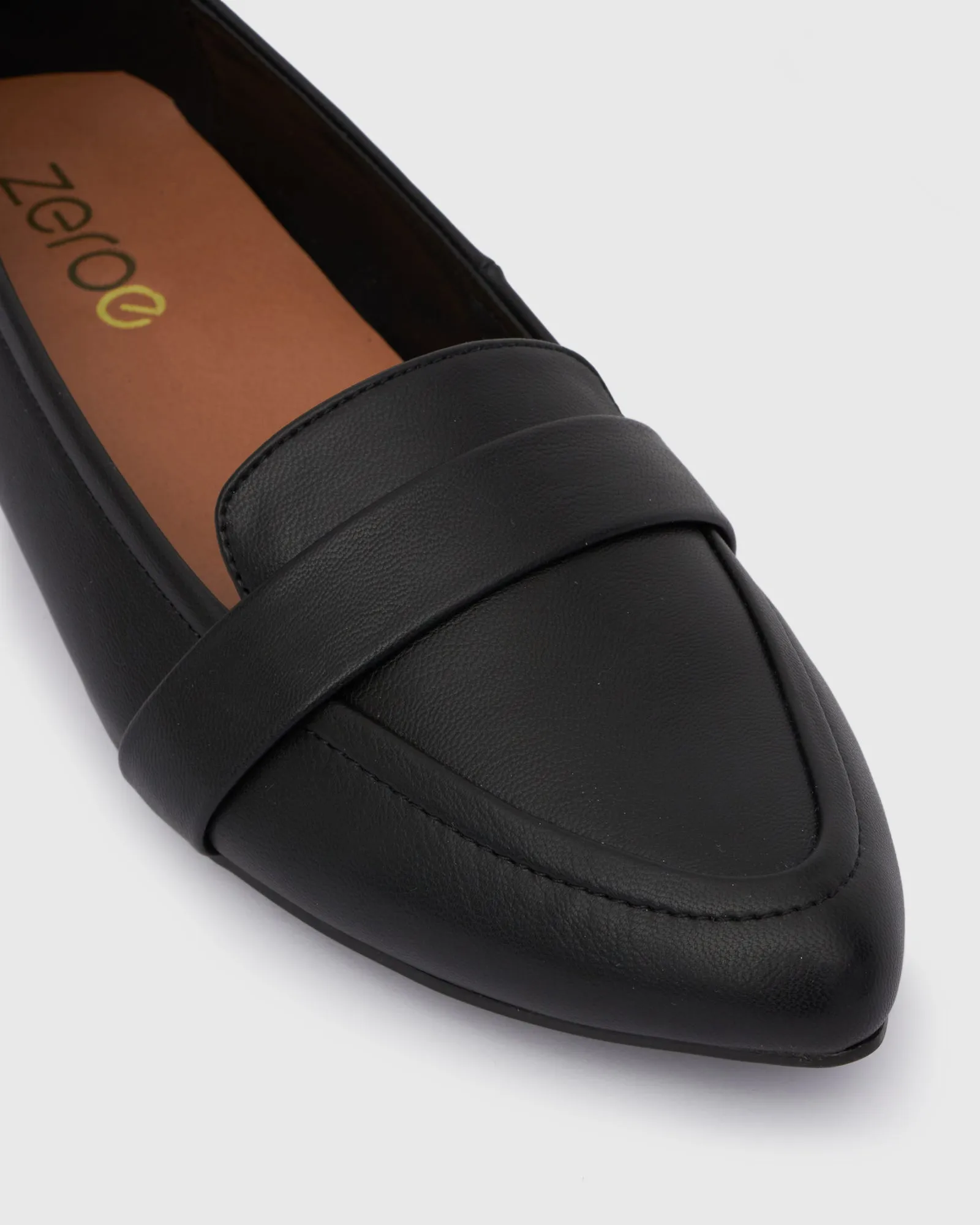 PRE-ORDER GIANNI Pointed Toe Flats