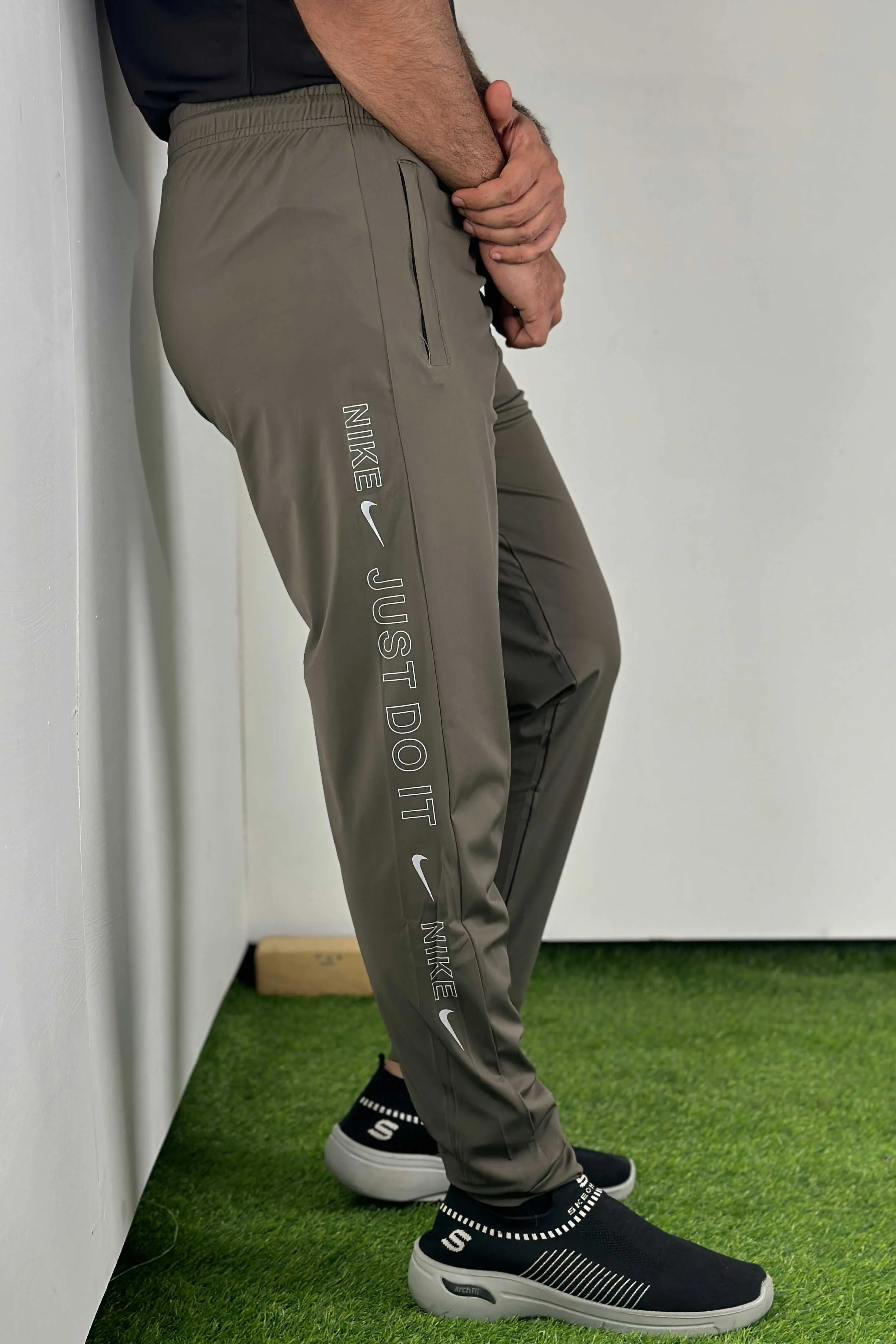 TROUSERS-0424018