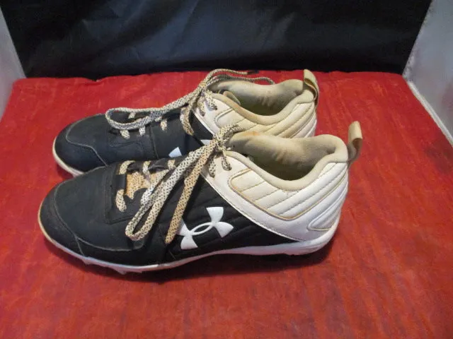 Used Under Armour Lead Off Cleats Youth Size 4